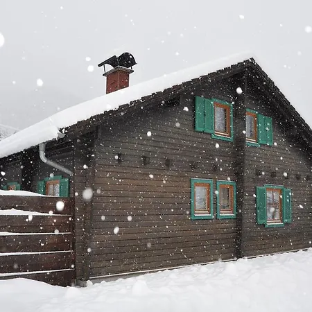 Holzhaus In *