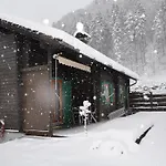 בית נופש Holzhaus In
