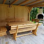 בית נופש Holzhaus In *