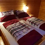 בית נופש Holzhaus In